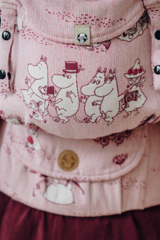LennyUpGrade PRO Carrier, jacquard weave 100% cotton - MOOMINVALLEY - SHOW ME - Woven Baby Standard   lenny_upgrade_pro    #