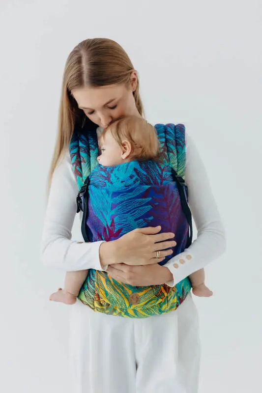 LennyLight Carrier, jacquard weave 100% cotton - RAINFOREST - CARNIVAL