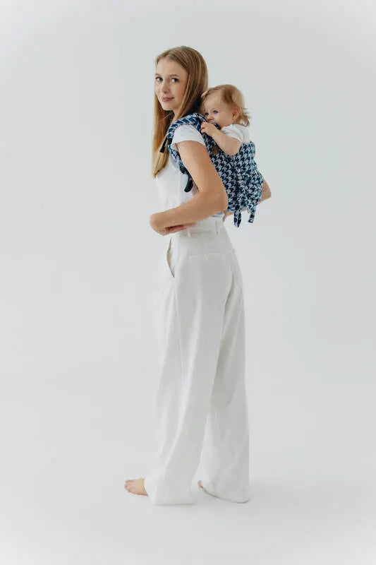 Lenny Buckle Onbuhimo PRO baby carrier, jacquard weave (40% cotton, 40% merino wool, 13% silk, 7% cashmere) - PATA DE GALLO - PUZZLE