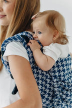 Lenny Buckle Onbuhimo PRO baby carrier, jacquard weave (40% cotton, 40% merino wool, 13% silk, 7% cashmere) - PATA DE GALLO - PUZZLE