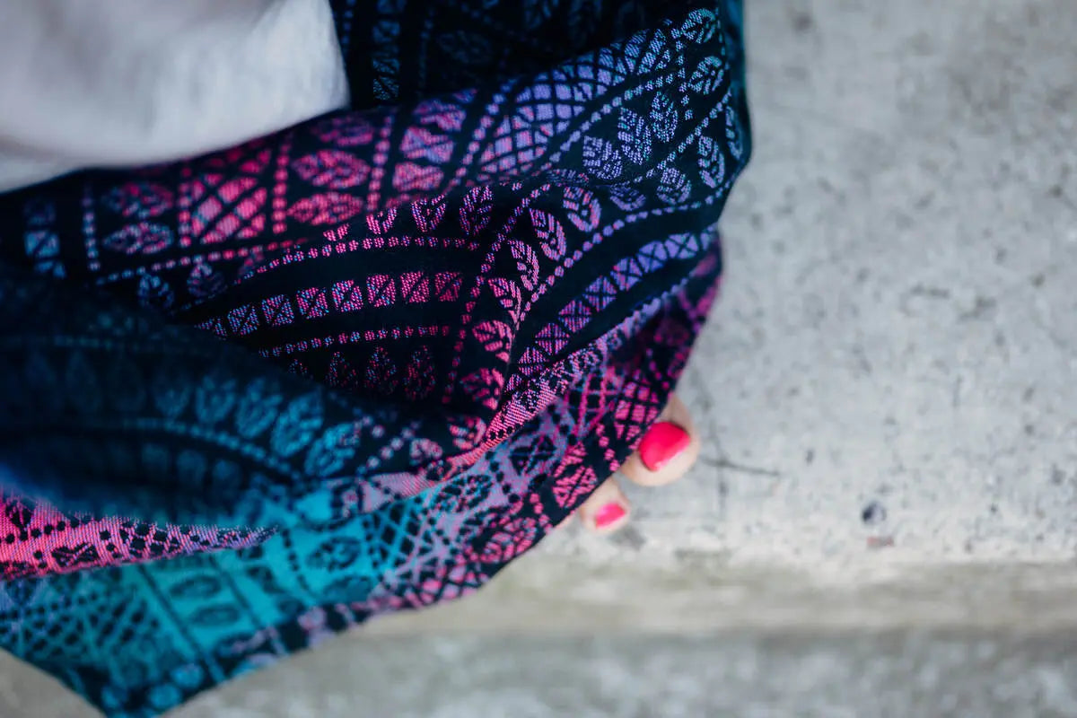 Baby Wrap, Jacquard Weave (60% cotton, 28% merino wool, 8% silk, 4% cashmere) - PEACOCK'S TAIL - BLACK OPAL - Woven Baby Size - L-Size - M-Size - S-Size - XL-Size - XS   long_woven_wraps    #