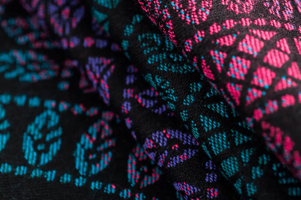 LennyLight Carrier, jacquard weave (60% cotton, 28% merino wool, 8% silk, 4% cashmere) - PEACOCK'S TAIL - BLACK OPAL - Woven Baby Standard   lenny_light    #