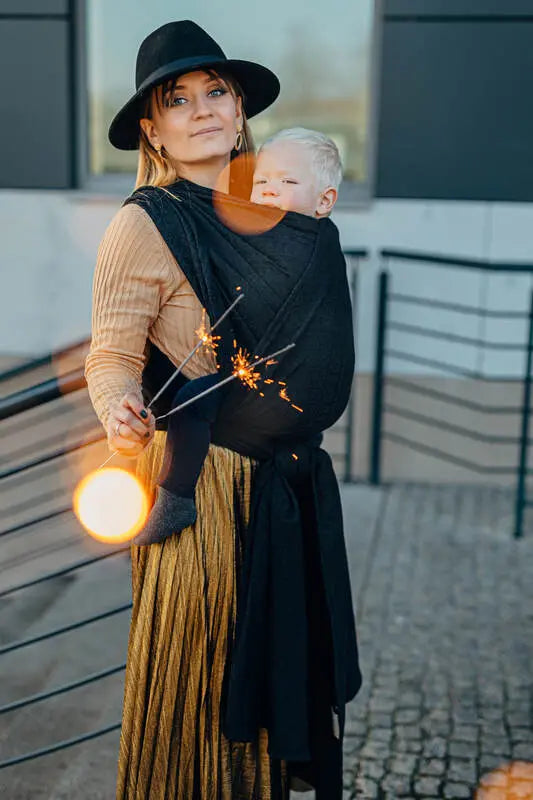 Baby Wrap, Jacquard Weave (59% cotton, 41% merino wool) - PEACOCK'S TAIL - PITCH BLACK - Woven Baby XS - 4   long_woven_wraps    #