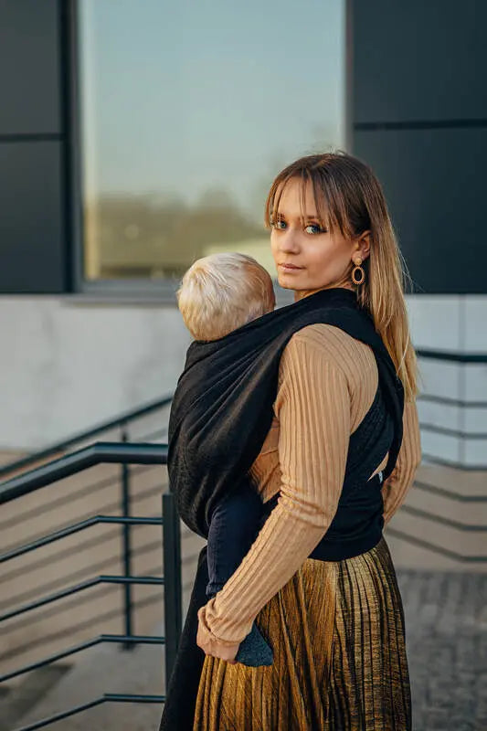 Baby Wrap, Jacquard Weave (59% cotton, 41% merino wool) - PEACOCK'S TAIL - PITCH BLACK - Woven Baby XS - 4   long_woven_wraps    #