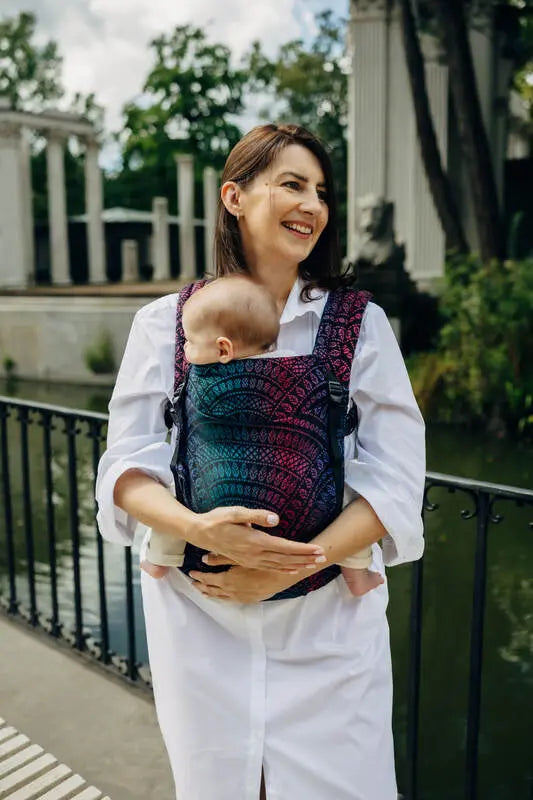 LennyLight Carrier, jacquard weave (60% cotton, 28% merino wool, 8% silk, 4% cashmere) - PEACOCK'S TAIL - BLACK OPAL - Woven Baby Standard   lenny_light    #