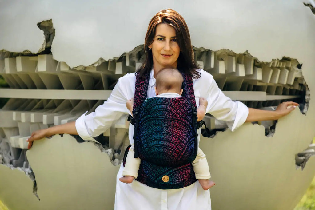LennyLight Carrier, jacquard weave (60% cotton, 28% merino wool, 8% silk, 4% cashmere) - PEACOCK'S TAIL - BLACK OPAL - Woven Baby Standard   lenny_light    #