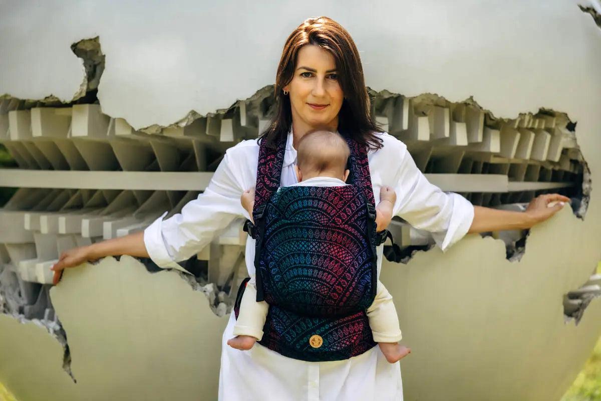 LennyLight Carrier, jacquard weave (60% cotton, 28% merino wool, 8% silk, 4% cashmere) - PEACOCK'S TAIL - BLACK OPAL - Woven Baby Standard   lenny_light    #