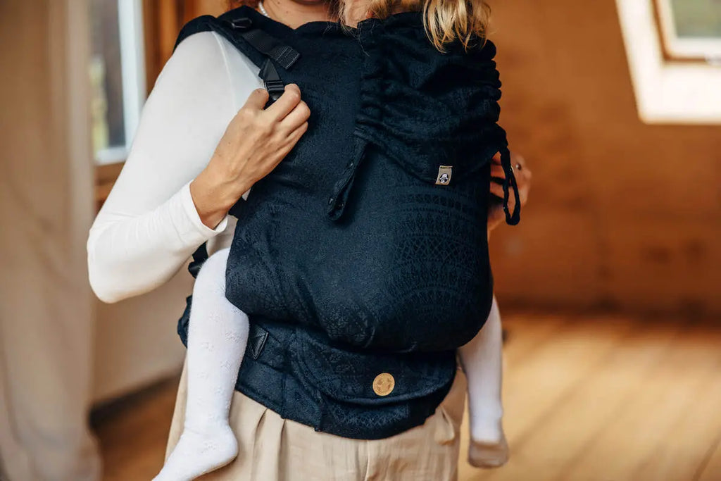 LennyPreschool Carrier, jacquard weave (59% cotton, 41% merino wool) - PEACOCK'S TAIL - PITCH BLACK - Woven Baby Preschool   lenny_preschool    #