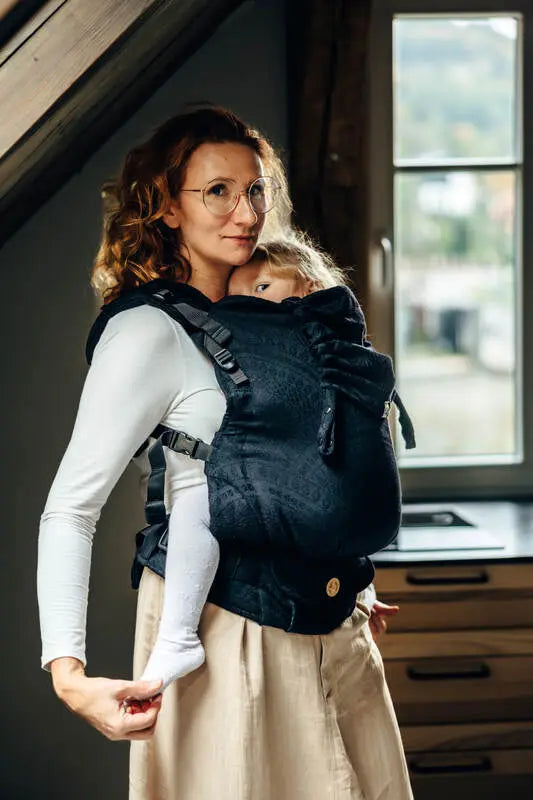 LennyPreschool Carrier, jacquard weave (59% cotton, 41% merino wool) - PEACOCK'S TAIL - PITCH BLACK - Woven Baby Preschool   lenny_preschool    #
