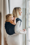 Lenny Buckle Onbuhimo PRO baby carrier, jacquard weave (59% cotton, 41% merino wool) - PEACOCK'S TAIL - PITCH BLACK